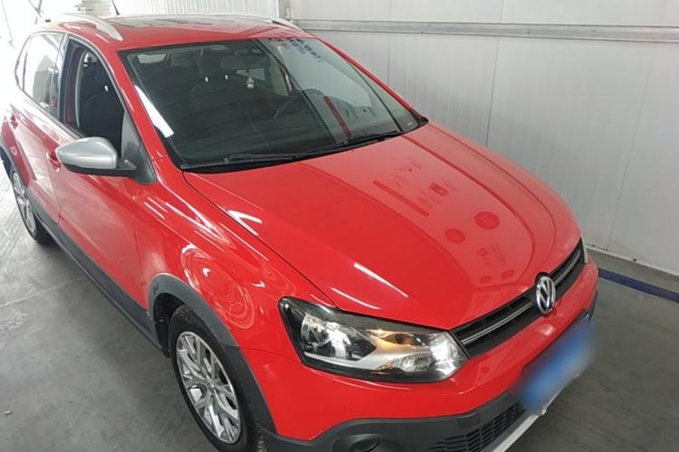 Used Volkswagen Polo 2014 1.6L Cross Polo Automatic Front Right 45 Deg
