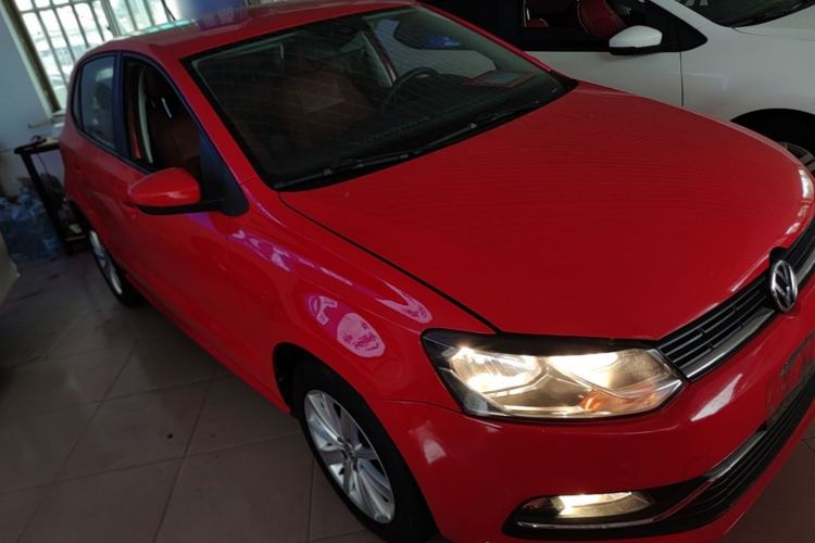 Used Volkswagen Polo 2014 1.6L Automatic Comfort Edition Front Right 45 Deg