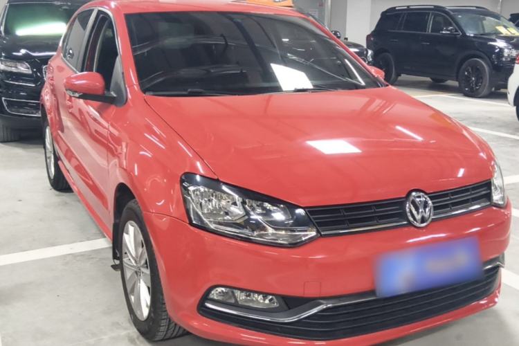 Used Volkswagen Polo 2014 1.6L Automatic Comfort Edition Front Right 45 Deg
