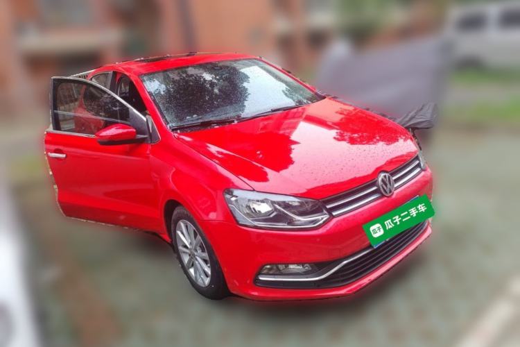Used Volkswagen Polo 2014 1.6L Automatic Luxury Edition Front Right 45 Deg