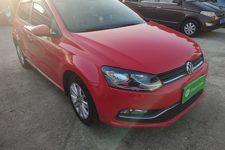 Used Volkswagen Polo 2014 1.4L Automatic Comfort Edition Front Right 45 Deg