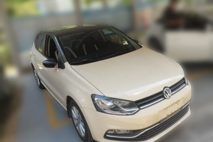 Used Volkswagen Polo 2014 1.4L Automatic Comfort Edition Front Right 45 Deg
