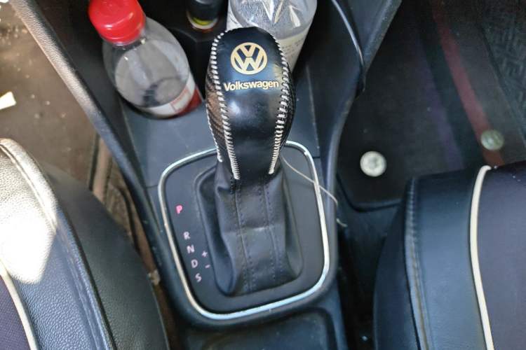 Used Volkswagen Polo 2014 1.6L Automatic Comfort Edition Gear Lever