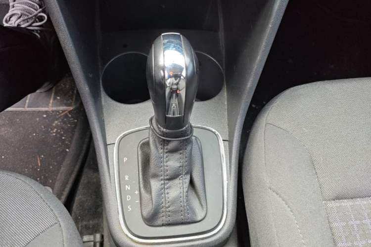 Used Volkswagen Polo 2014 1.4L Automatic Comfort Edition Gear Lever