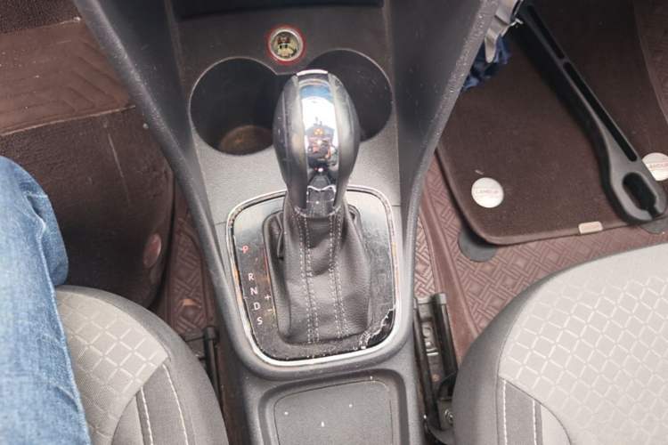 Used Volkswagen Polo 2014 1.6L Cross Polo Automatic Gear Lever