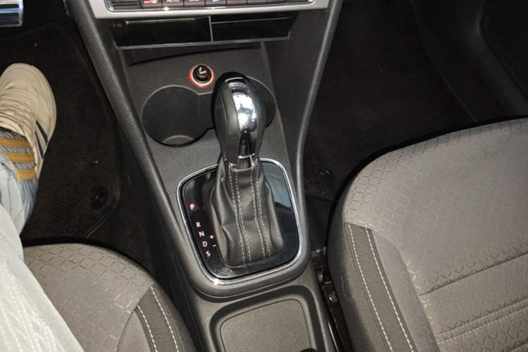 Used Volkswagen Polo 2014 1.6L Cross Polo Automatic Gear Lever