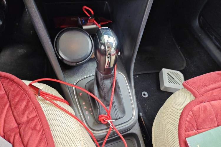 Used Volkswagen Polo 2014 1.6L Automatic Comfort Edition Gear Lever