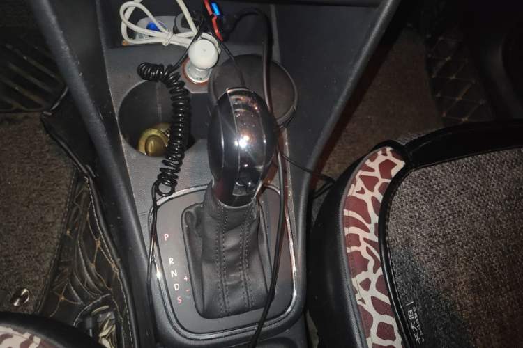 Used Volkswagen Polo 2014 1.6L Automatic Comfort Edition Gear Lever