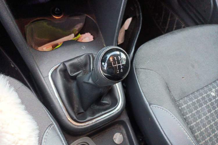 Used Volkswagen Polo 2014 1.4L Manual Comfort Edition Gear Lever