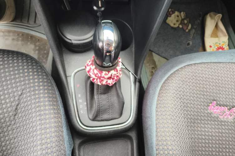 Used Volkswagen Polo 2014 1.6L Automatic Comfort Edition Gear Lever