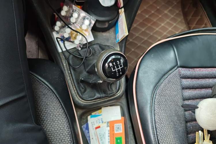 Used Volkswagen Polo 2014 1.4L Manual Fashion Edition Gear Lever