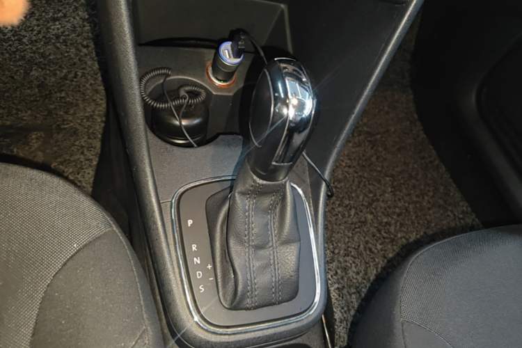 Used Volkswagen Polo 2014 1.6L Automatic Comfort Edition Gear Lever