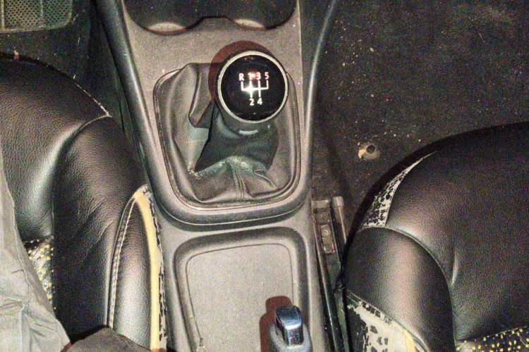Used Volkswagen Polo 2014 1.4L Manual Fashion Edition Gear Lever