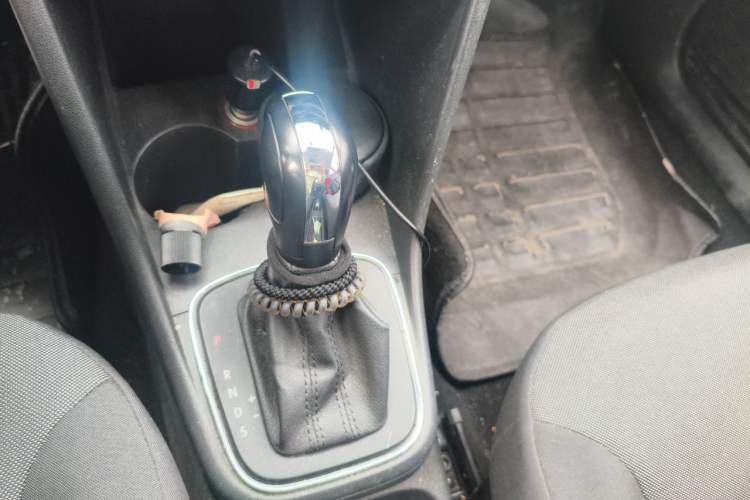 Used Volkswagen Polo 2014 1.6L Automatic Comfort Edition Gear Lever
