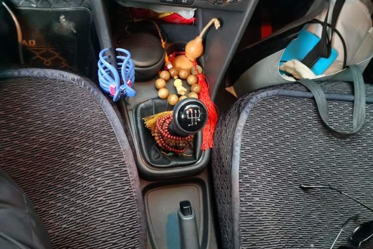 Used Volkswagen Polo 2014 1.4L Manual Fashion Edition Gear Lever