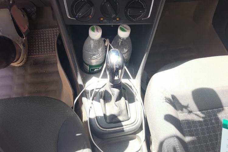 Used Volkswagen Polo 2014 1.6L Automatic Comfort Edition Gear Lever
