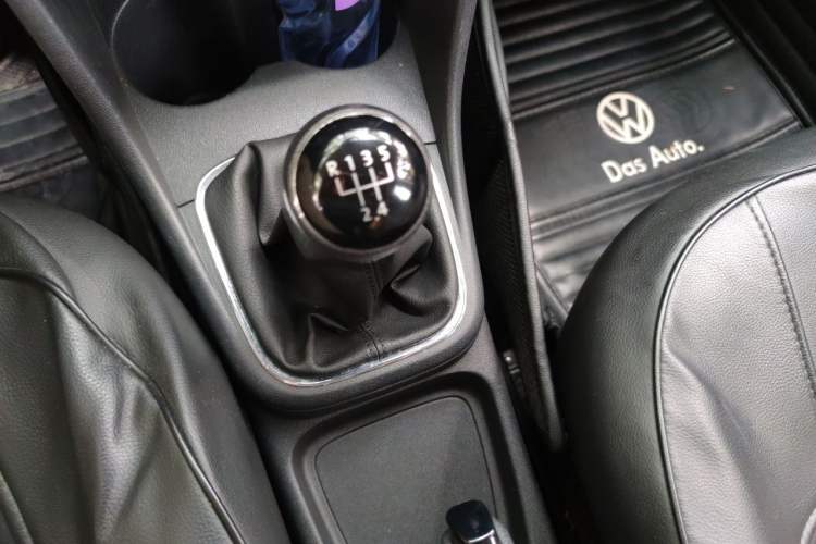 Used Volkswagen Polo 2014 1.6L Manual Comfort Edition Gear Lever