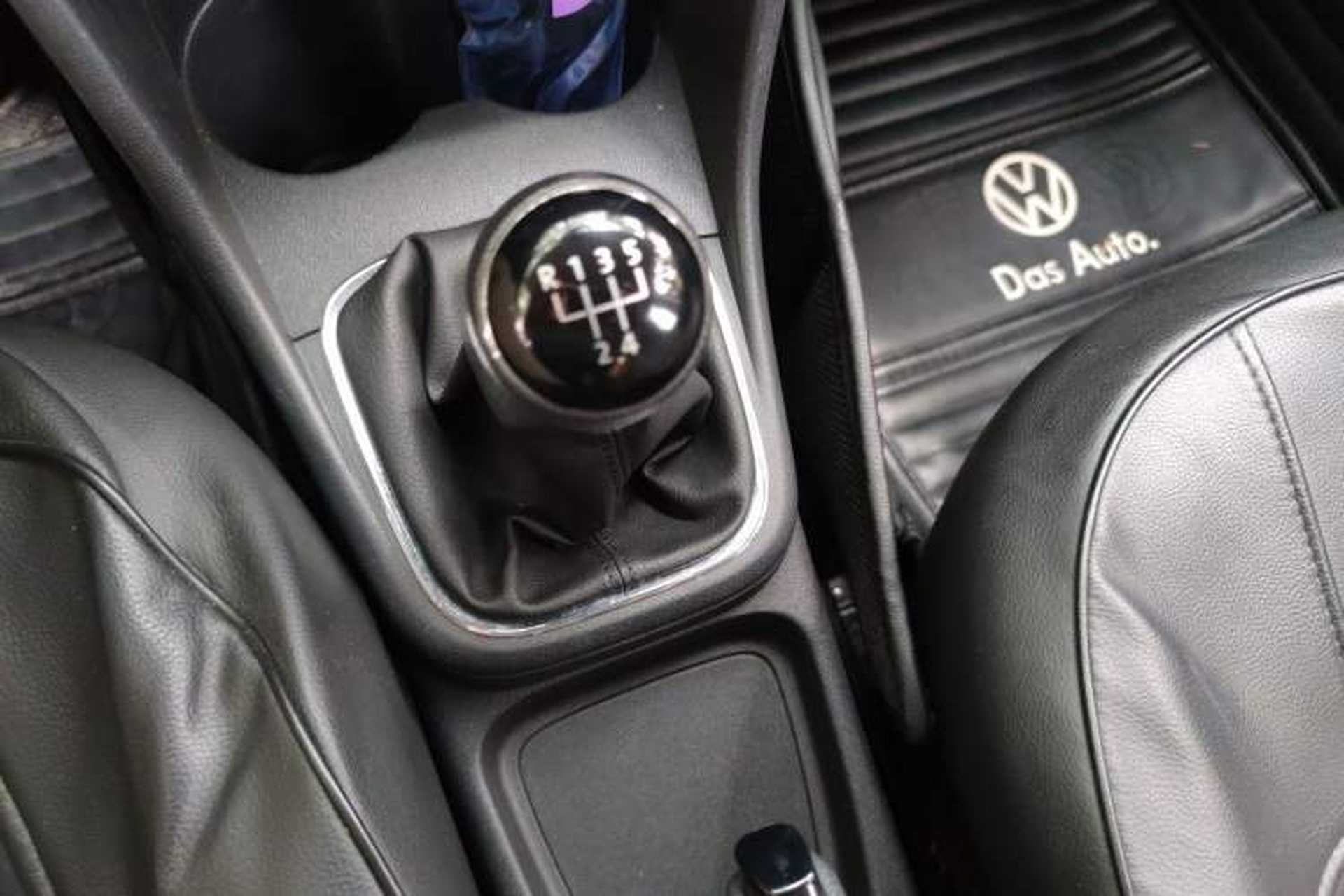 Used Volkswagen Polo 2014 1.6L Manual Comfort Edition Gear Lever