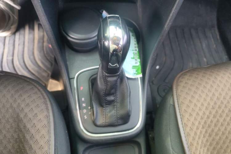 Used Volkswagen Polo 2014 1.4L Automatic Comfort Edition Gear Lever