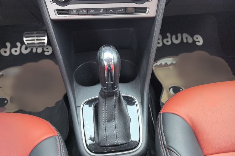 Used Volkswagen Polo 2014 1.6L Cross Polo Automatic Gear Lever