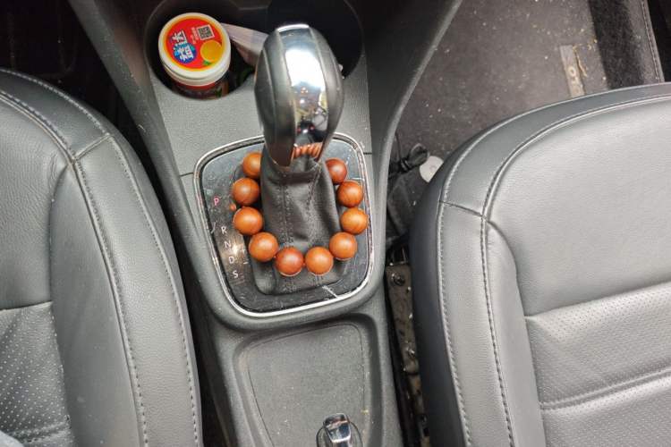 Used Volkswagen Polo 2014 1.6L Automatic Luxury Edition Gear Lever