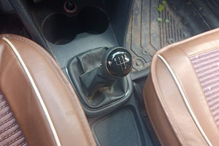 Used Volkswagen Polo 2014 1.4L Manual Fashion Edition Gear Lever