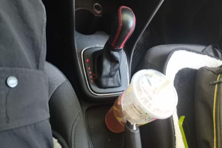 Used Volkswagen Polo 2014 1.4L Automatic Comfort Edition Gear Lever