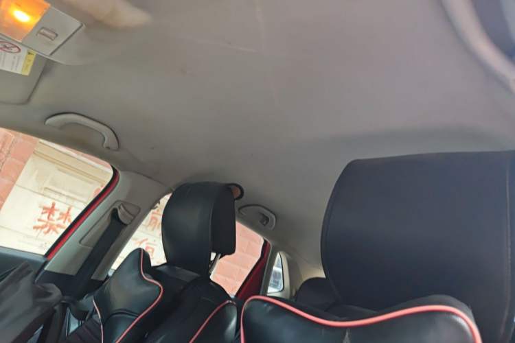 Used Volkswagen Polo 2014 1.4L Manual Fashion Edition Headliner