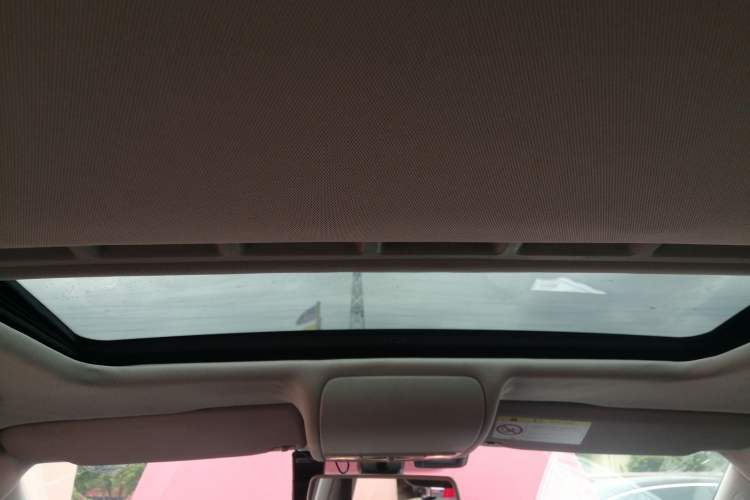 Used Volkswagen Polo 2014 1.6L Automatic Luxury Edition Headliner