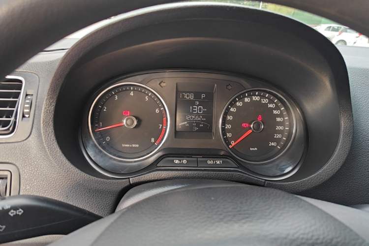 Used Volkswagen Polo 2014 1.6L Automatic Comfort Edition Instrument Cluster