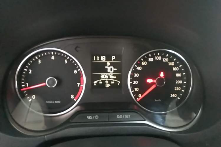 Used Volkswagen Polo 2014 1.6L Cross Polo Automatic Instrument Cluster