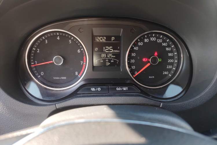 Used Volkswagen Polo 2014 1.6L Cross Polo Automatic Instrument Cluster