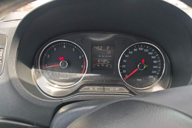 Used Volkswagen Polo 2014 1.6L Automatic Comfort Edition Instrument Cluster