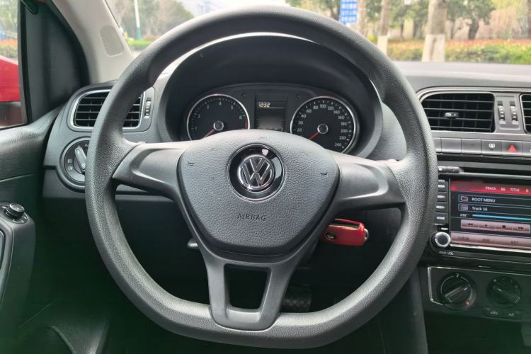 Used Volkswagen Polo 2014 1.6L Automatic Comfort Edition Interior 1
