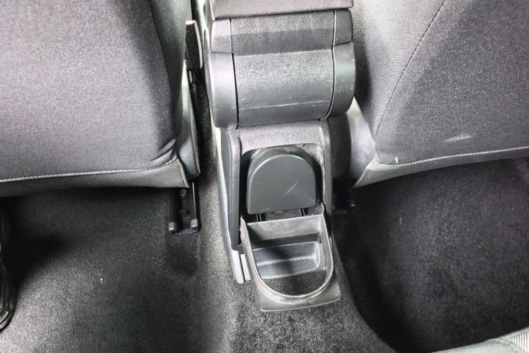Used Volkswagen Polo 2014 1.6L Automatic Comfort Edition Interior 2