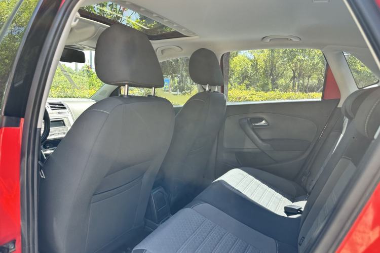 Used Volkswagen Polo 2014 1.6L Cross Polo Automatic Interior 2