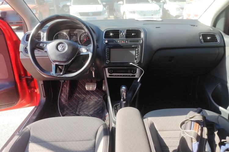 Used Volkswagen Polo 2014 1.6L Cross Polo Automatic Interior 2