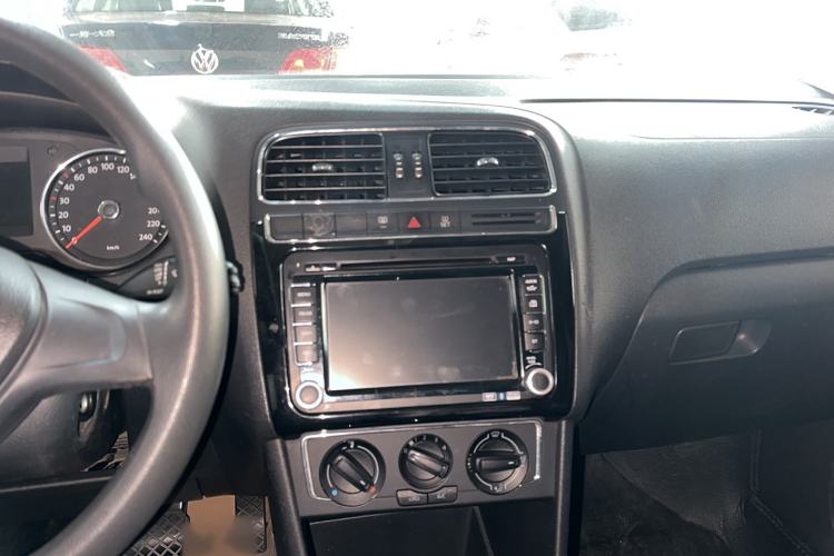 Used Volkswagen Polo 2014 1.4L Automatic Comfort Edition Interior 3