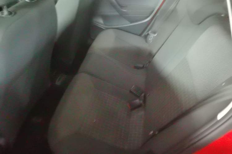 Used Volkswagen Polo 2014 1.6L Manual Comfort Edition Interior 4