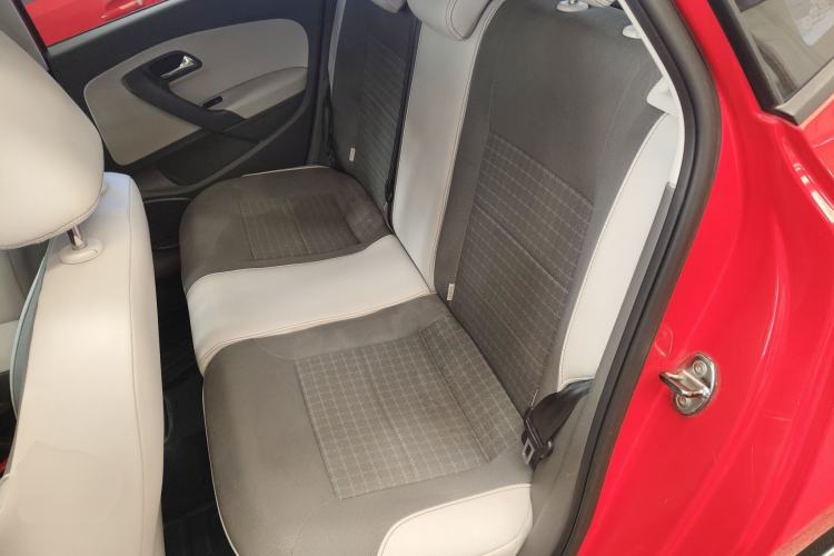 Used Volkswagen Polo 2014 1.6L Automatic Comfort Edition Interior 4