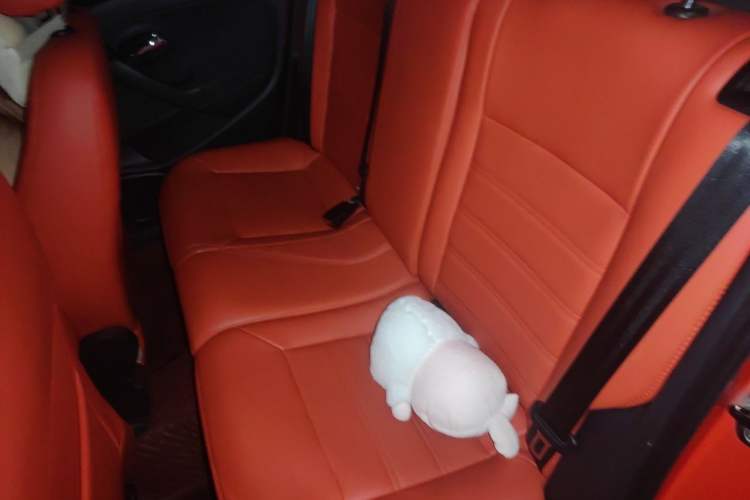 Used Volkswagen Polo 2014 1.6L Automatic Comfort Edition Interior 4