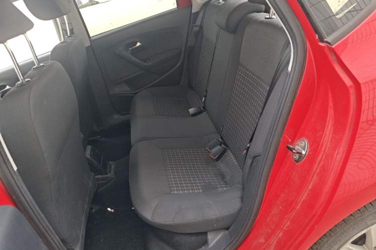 Used Volkswagen Polo 2014 1.6L Automatic Comfort Edition Interior 4