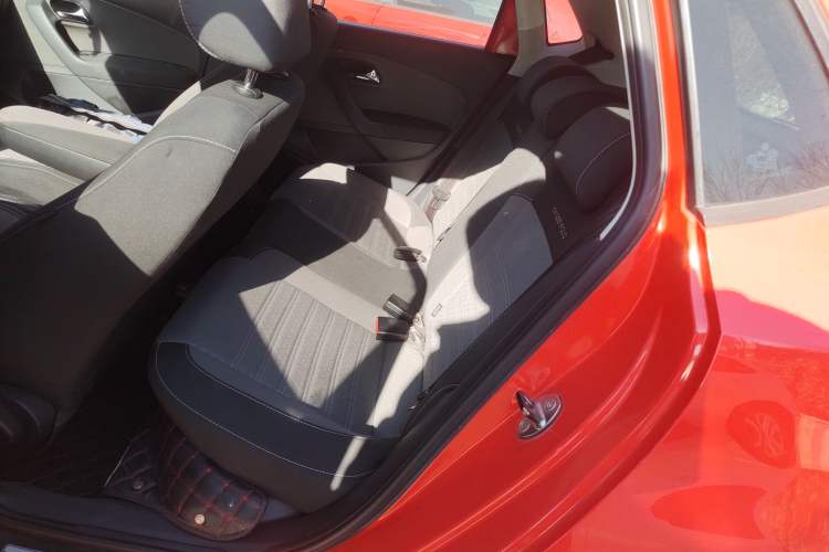 Used Volkswagen Polo 2014 1.6L Cross Polo Automatic Interior 4