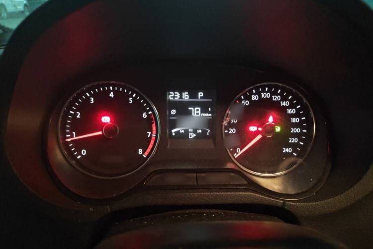 Used Volkswagen Polo 2014 1.6L Cross Polo Automatic Interior 4