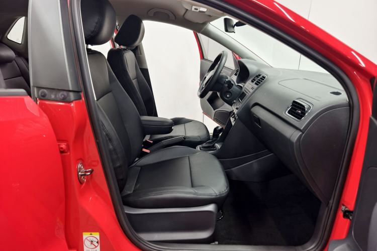 Used Volkswagen Polo 2014 1.6L Automatic Comfort Edition Interior 6
