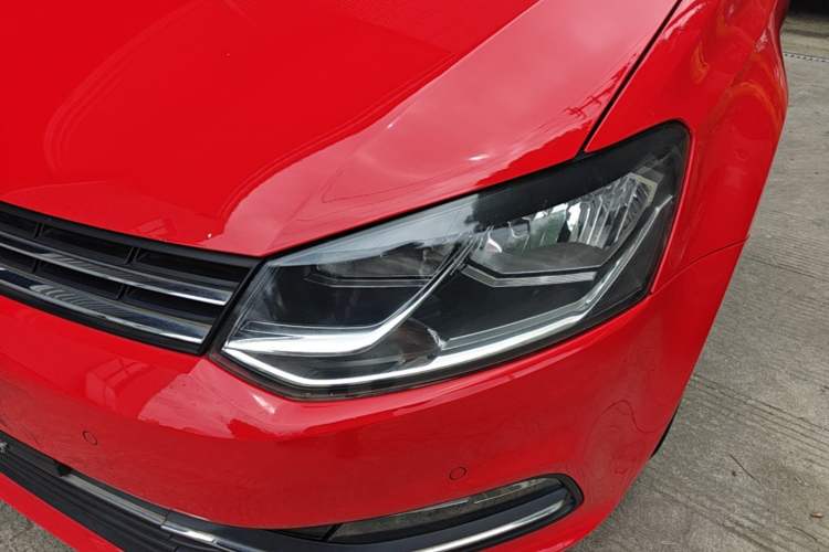 Used Volkswagen Polo 2014 1.6L Automatic Luxury Edition Left Front Headlight