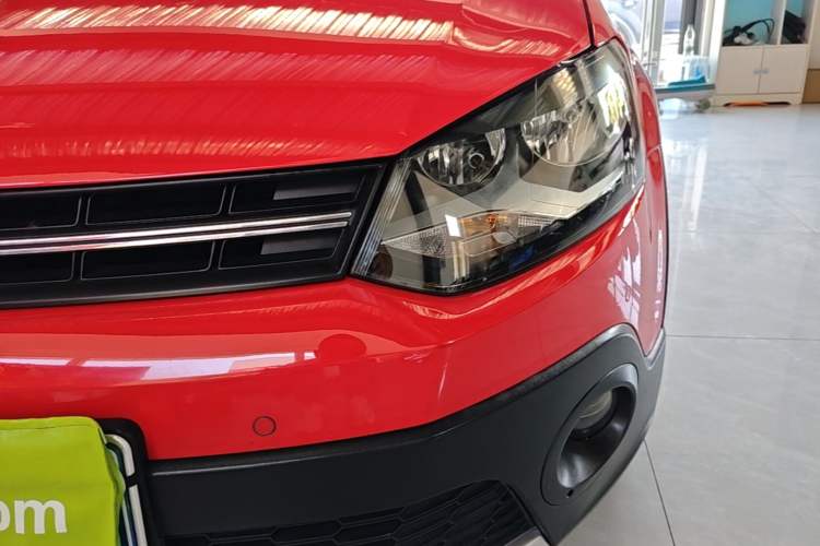 Used Volkswagen Polo 2014 1.6L Cross Polo Automatic Left Front Headlight