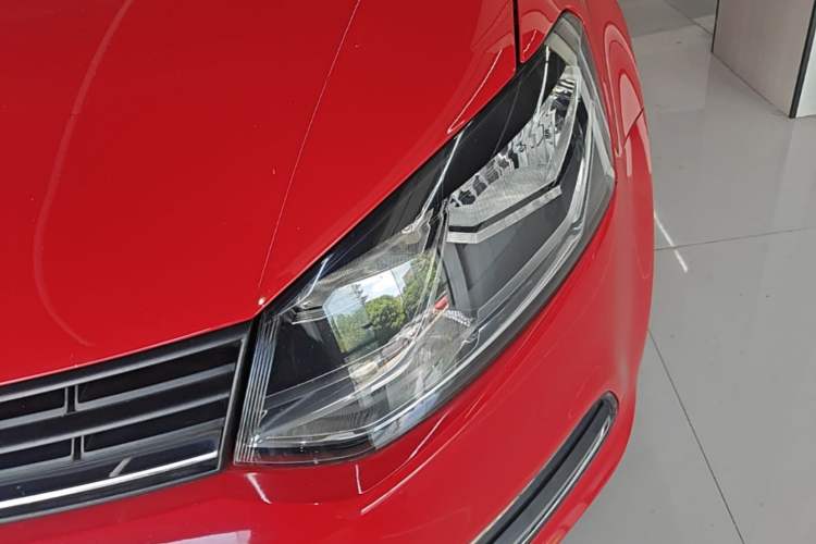 Used Volkswagen Polo 2014 1.6L Automatic Comfort Edition Left Front Headlight