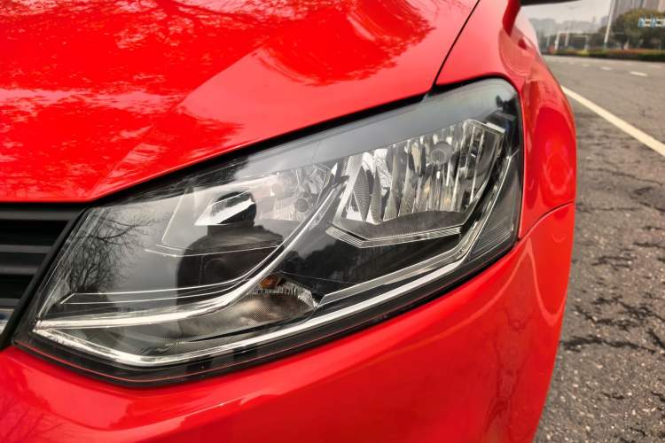 Used Volkswagen Polo 2014 1.6L Automatic Comfort Edition Left Front Headlight