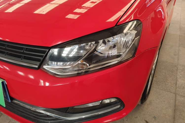 Used Volkswagen Polo 2014 1.6L Automatic Comfort Edition Left Front Headlight